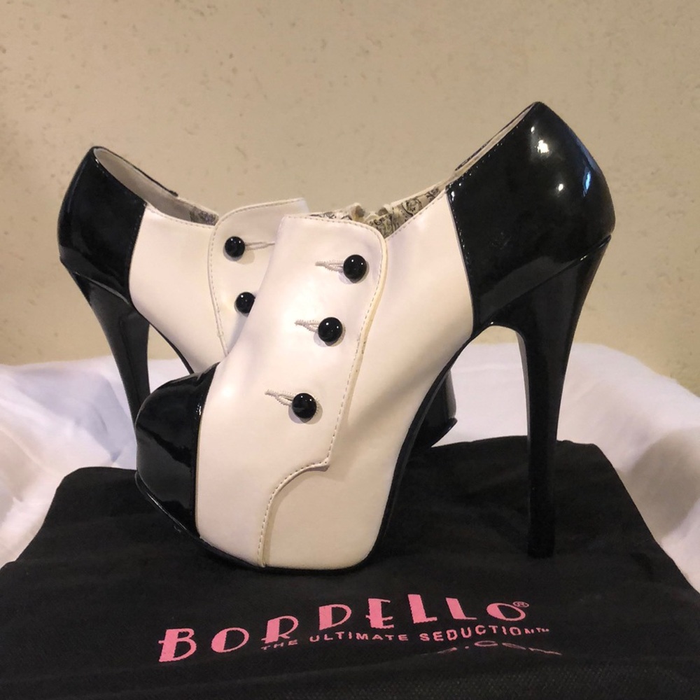 Pin up gangster heels